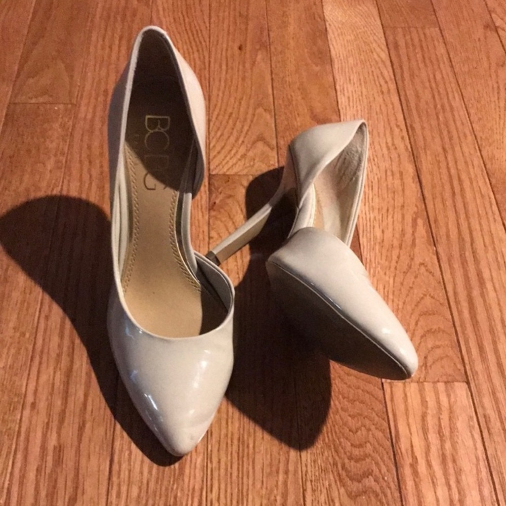 BCBG Patent Nude D’orday Pumps